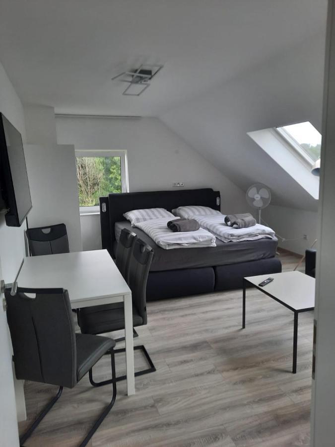 - Free Parking - Wifi - Kitchen Apartment Essen